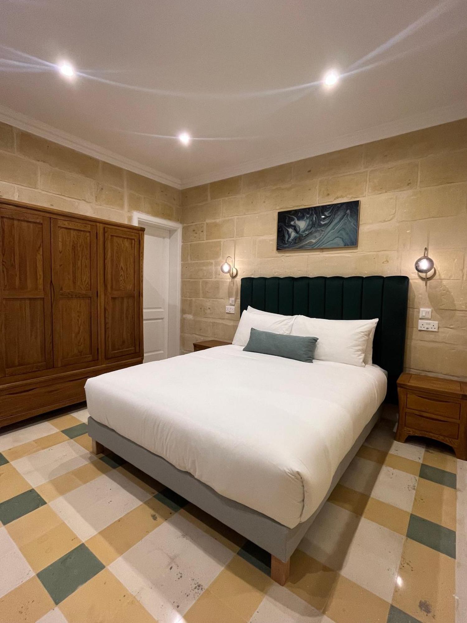 Traditional Maltese Apartment *
